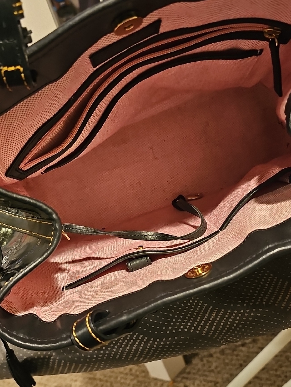 Dooney & Bourke Black Croc-Embossed Tote bag..very good condition - Picture 9 of 15